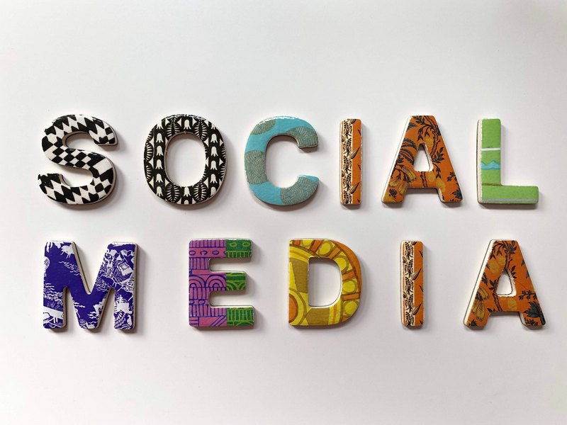 Temas de redação sobre redes sociais