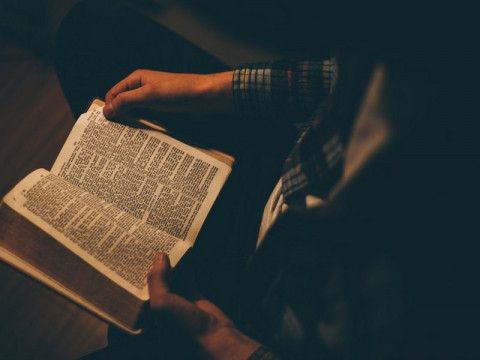 Como referenciar a Bíblia no seu trabalho acadêmico: dicas e exemplos